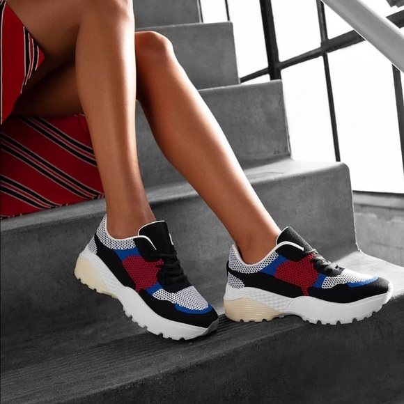 Shoes - 🌺HP🌺 Colorblock Sneakers